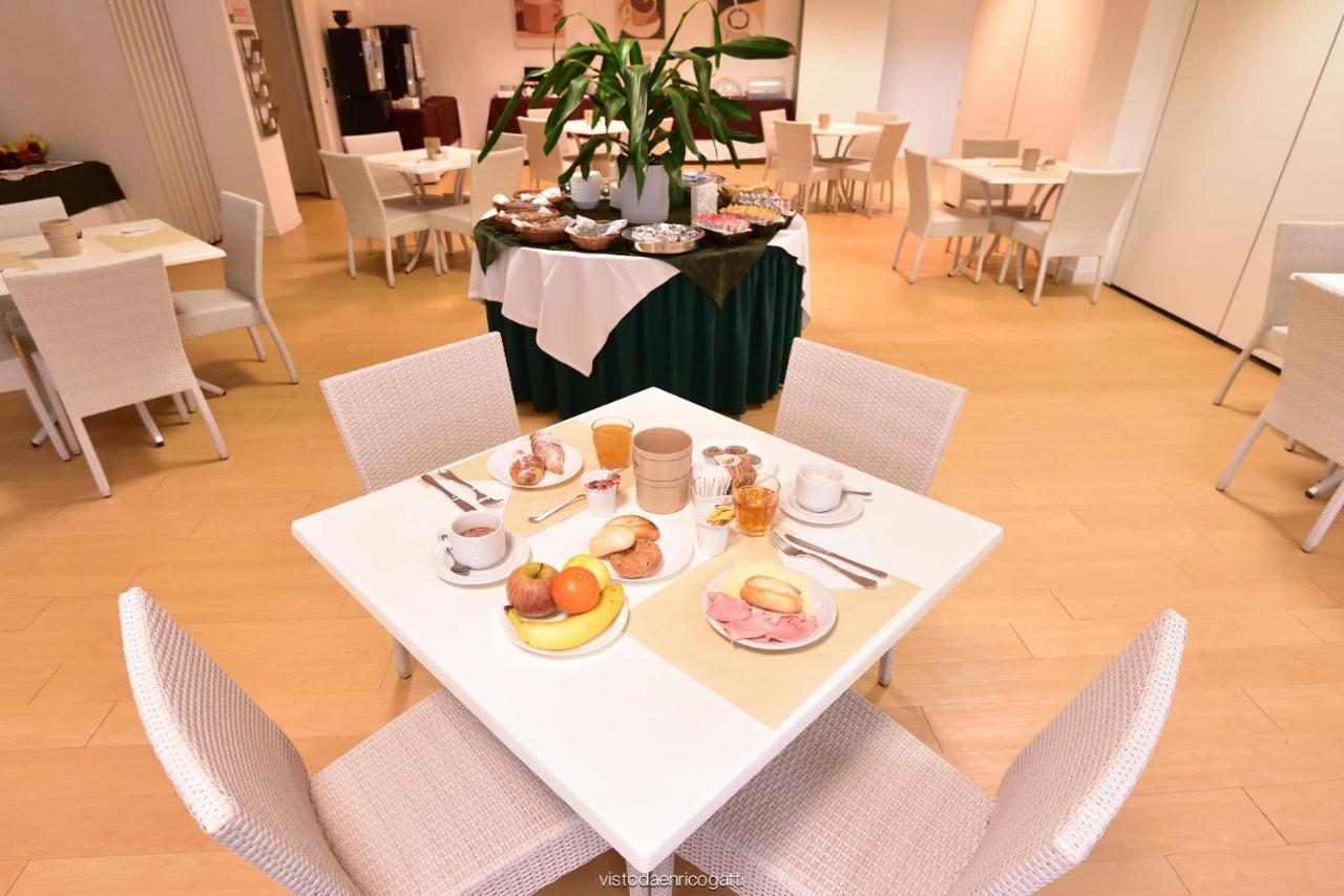 Standard Hotel Udine Pradamano Eksteriør billede