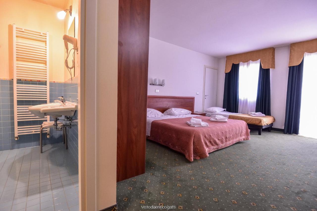 Standard Hotel Udine Pradamano Eksteriør billede